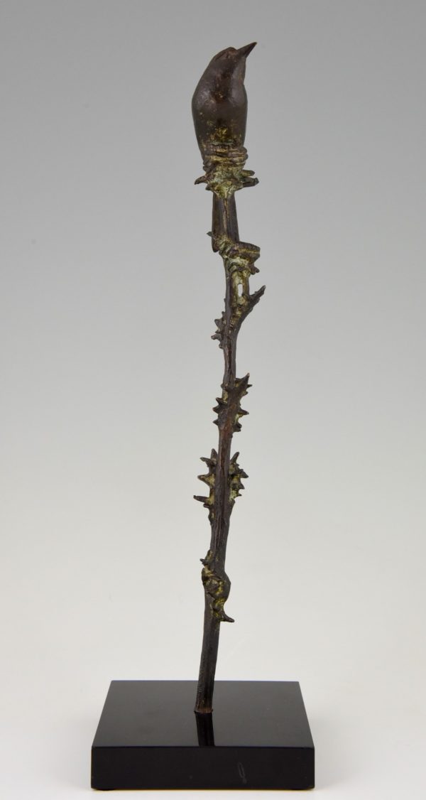 Sculpture en bronze Art Déco oiseau sur un chardon