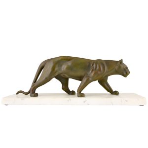 art-deco-sculpture-of-a-panther-1234692-max