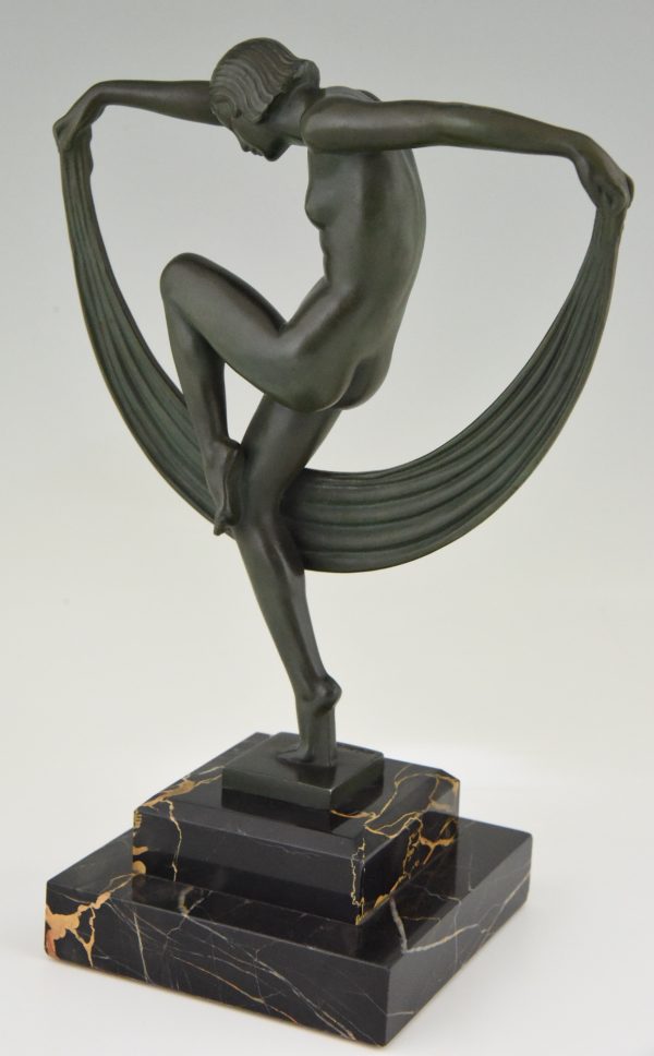 Art Deco beeld danseres met sluier