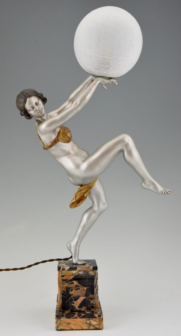 Art Deco Lampe Frauenakt Tänzerin mit Ball