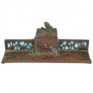 france-1900-art-nouveau-ink-stand-with-butterflies-bronze-and-glass-592928-en-max