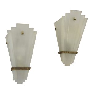 france-1920-a-pair-of-art-deco-glass-and-bronze-wall-lights-or-sconces-979629-en-max