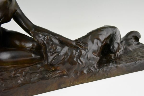 Art Deco sculpture bronze femme nue au lévrier barzoï