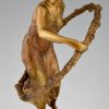Sculpture en bronze Art Deco femme au cerceau
