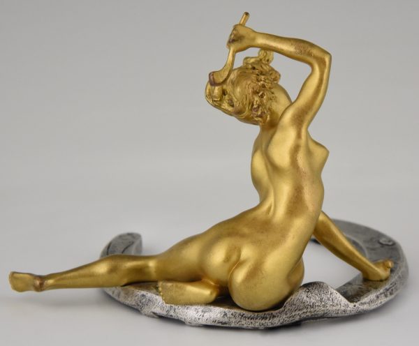 Sculpture bronze Art Nouveau nu assis sur fer de chaval