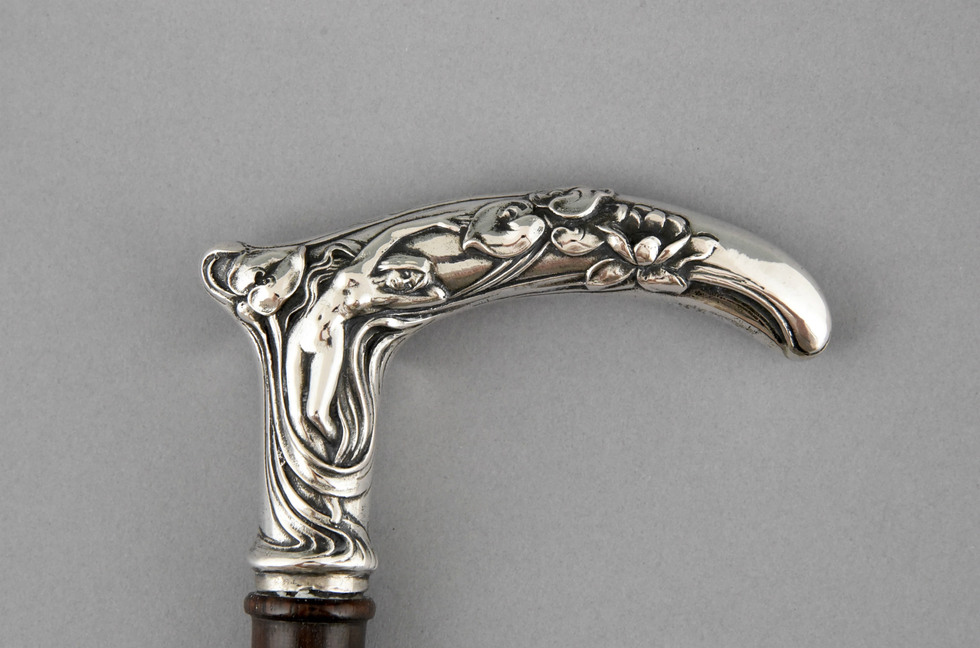 Art Nouveau walking stick or cane with nude and flowers - Deconamic