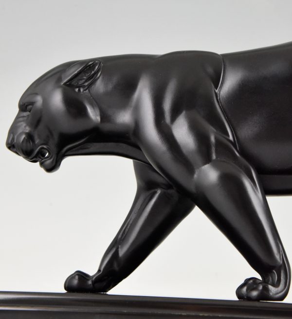 Art Deco sculpture panther