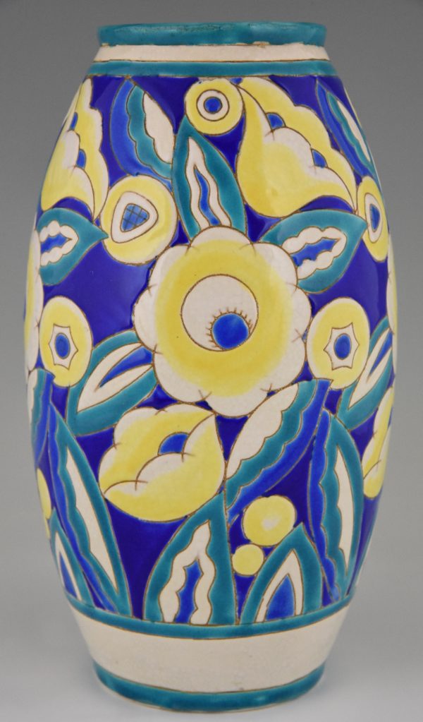 Art Deco Vase mit Blumen, Keramik