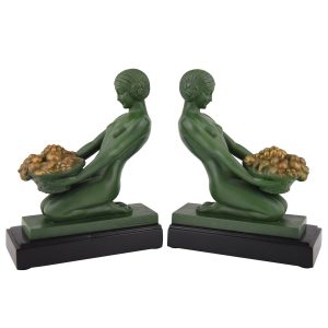 max-le-verrier-art-deco-bookends-kneeling-nudes-with-baskets-880267-en-max