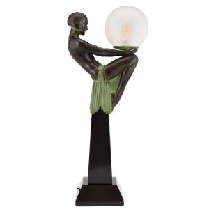 max-le-verrier-enigme-art-deco-style-table-lamp-nude-holding-a-globe-2935648-en-max