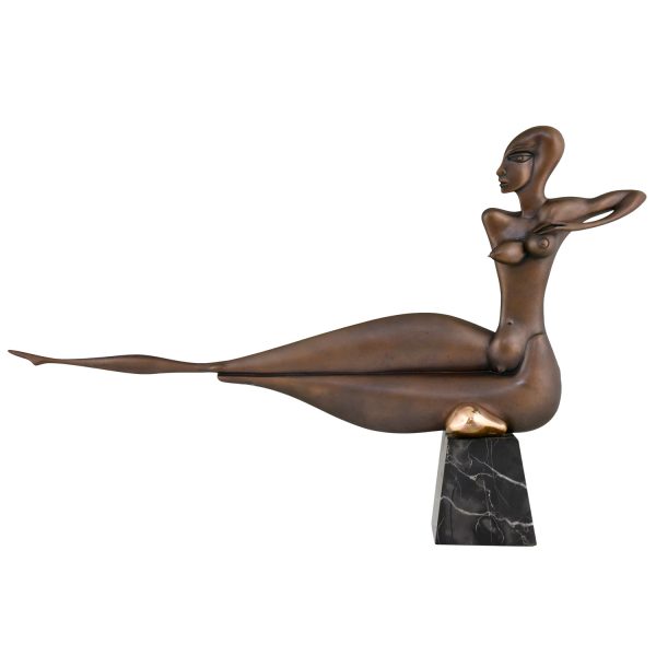 Sculpture moderne en bronze nu feminin