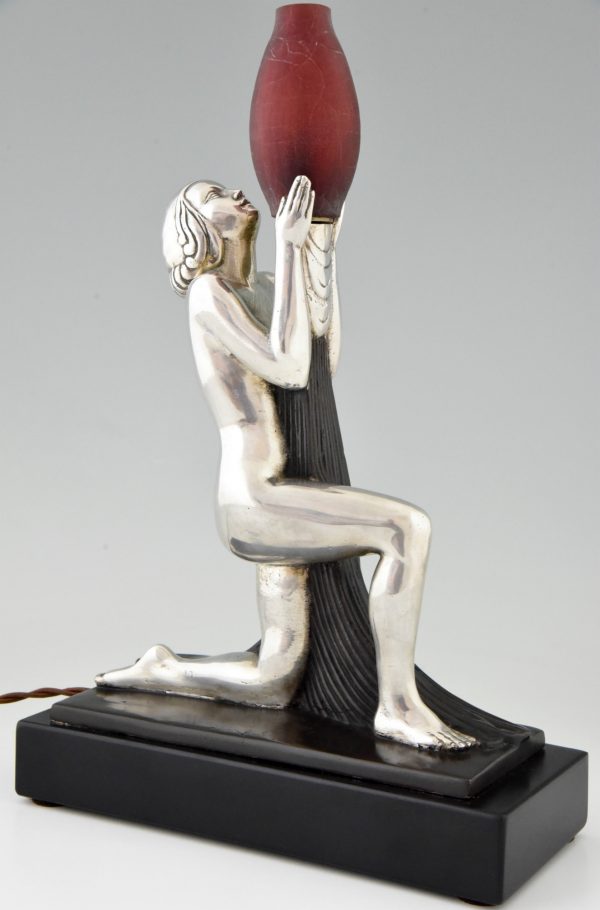 Art deco lamp met naakt in verzilverd brons