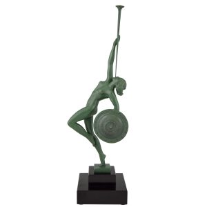 raymonde-guerbe-jericho-art-deco-sculpture-nude-with-trumpet-and-shield-1111746-en-max