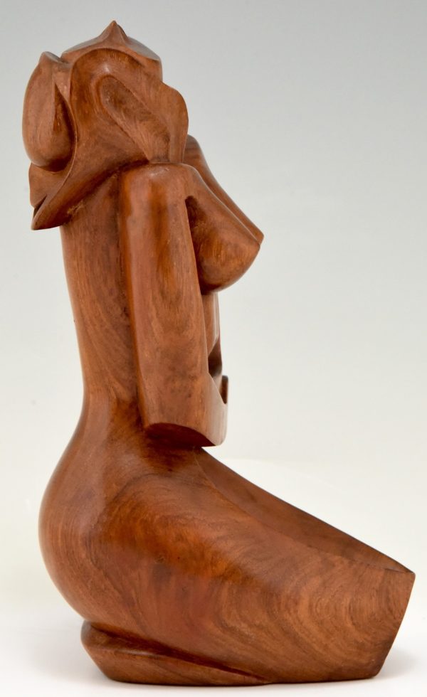 Sculpture en bois Cubiste femme nue agenouillée