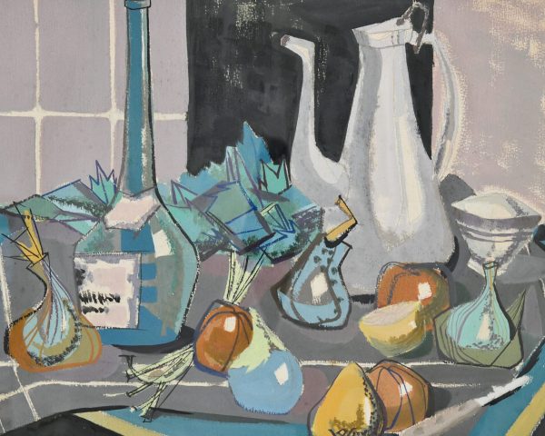 Peinture nature morte avec cafetière, bouteille et fruits sur une table.