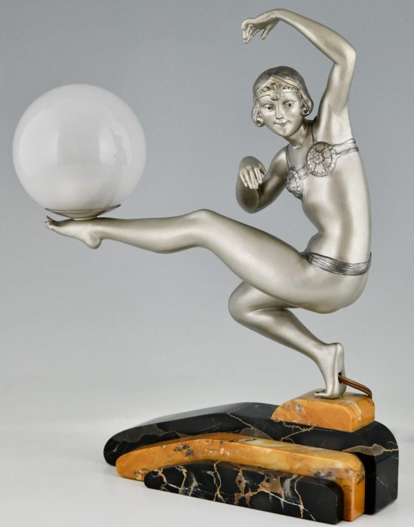 Art Deco lamp sculptuur danseres met bal