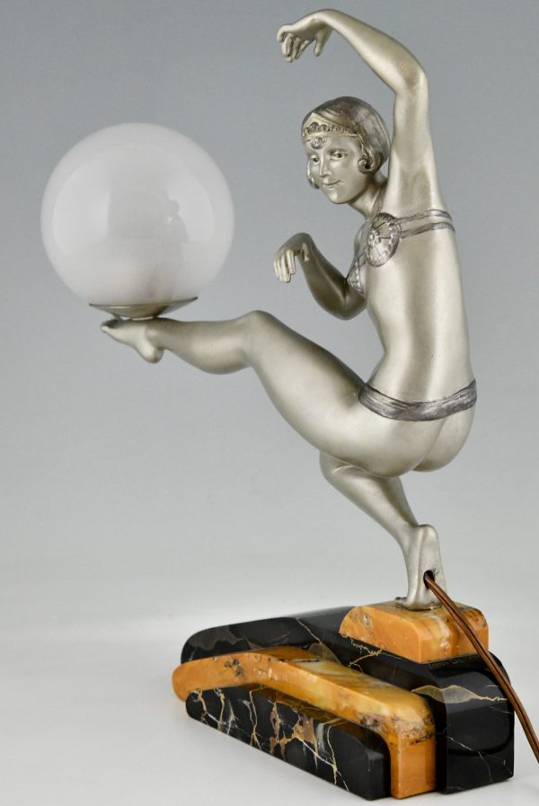 Art Deco lamp sculptuur danseres met bal