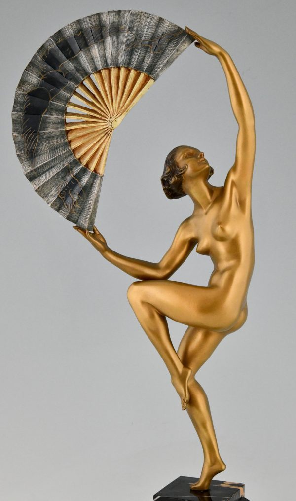 Art Deco Bronzeskulptur nackte Fächertänzerin.