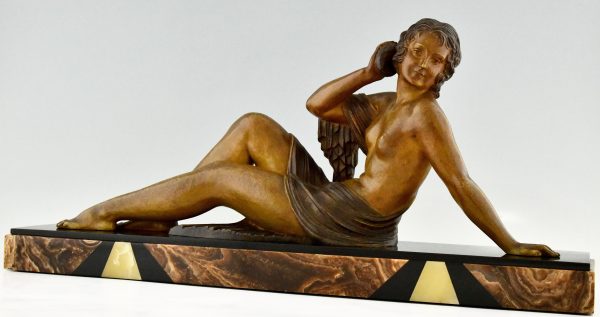 Art Deco sculpture Chiparus nude with shell - 2