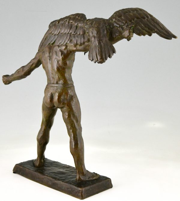 Art Deco Skulptur Bronze Mann mit Adler.