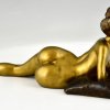 Sculpture érotique Art Nouveau en bronze nu allongé sur un oreiller