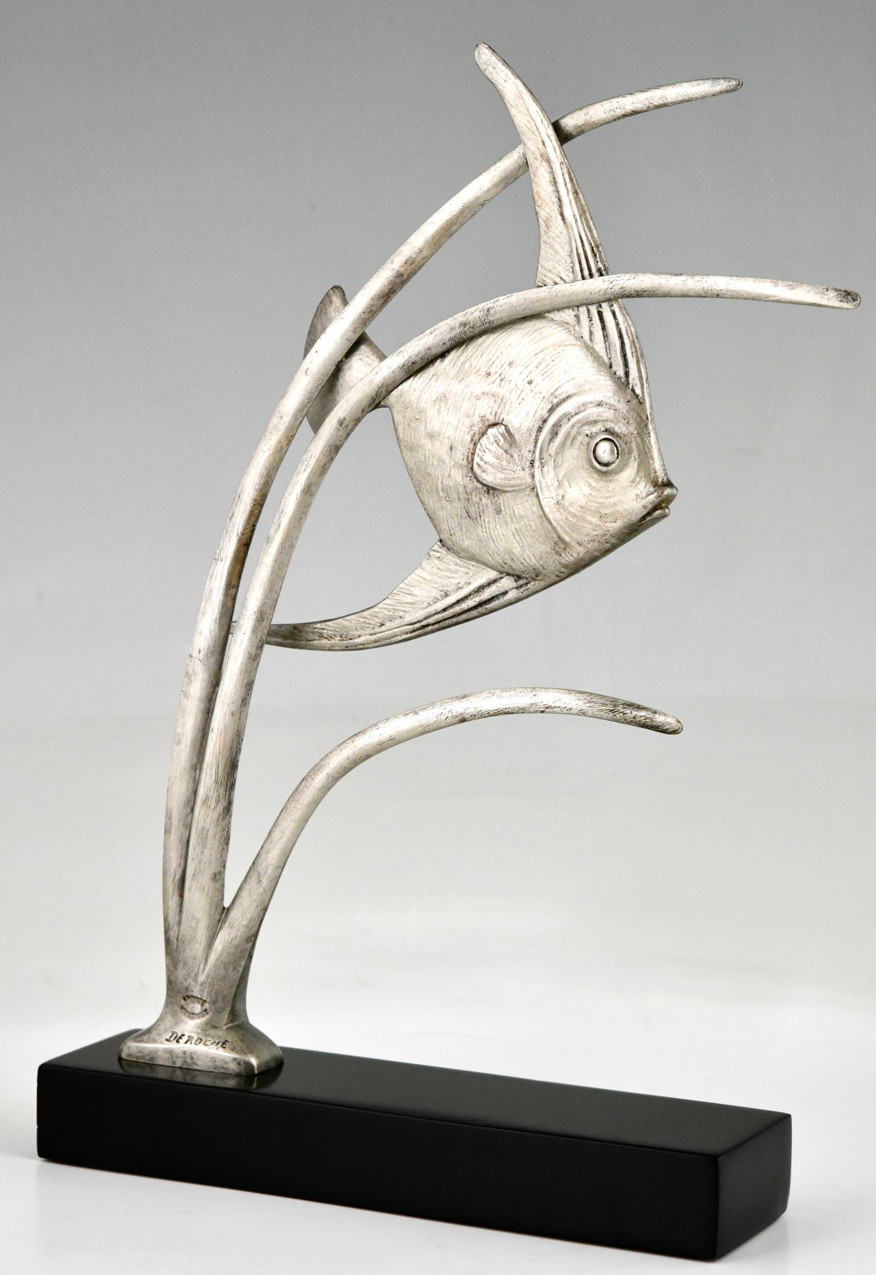 Statue déco poisson diodon chromé sur socle - Kare Design