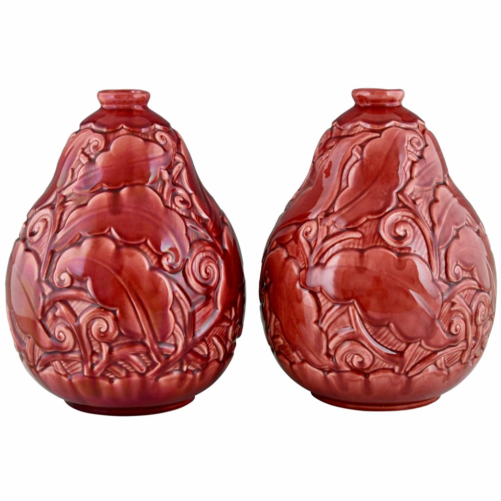 art-deco-red-ceramic-vases-with-leaves-deconamic